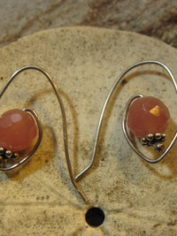 Rose quartz sterling silver hoop