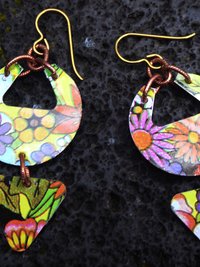 Trashy tinsel long dangle vintage floral tea tin earring