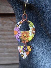 Trashy tinsel long dangle vintage floral tea tin earring