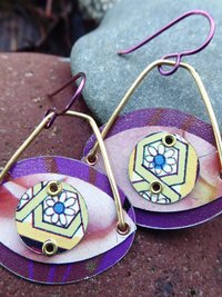 Trashy tinsel dangle eye earring from vintage tins