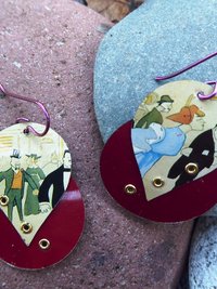 Vintage tin people dangle earring trashy tinsel