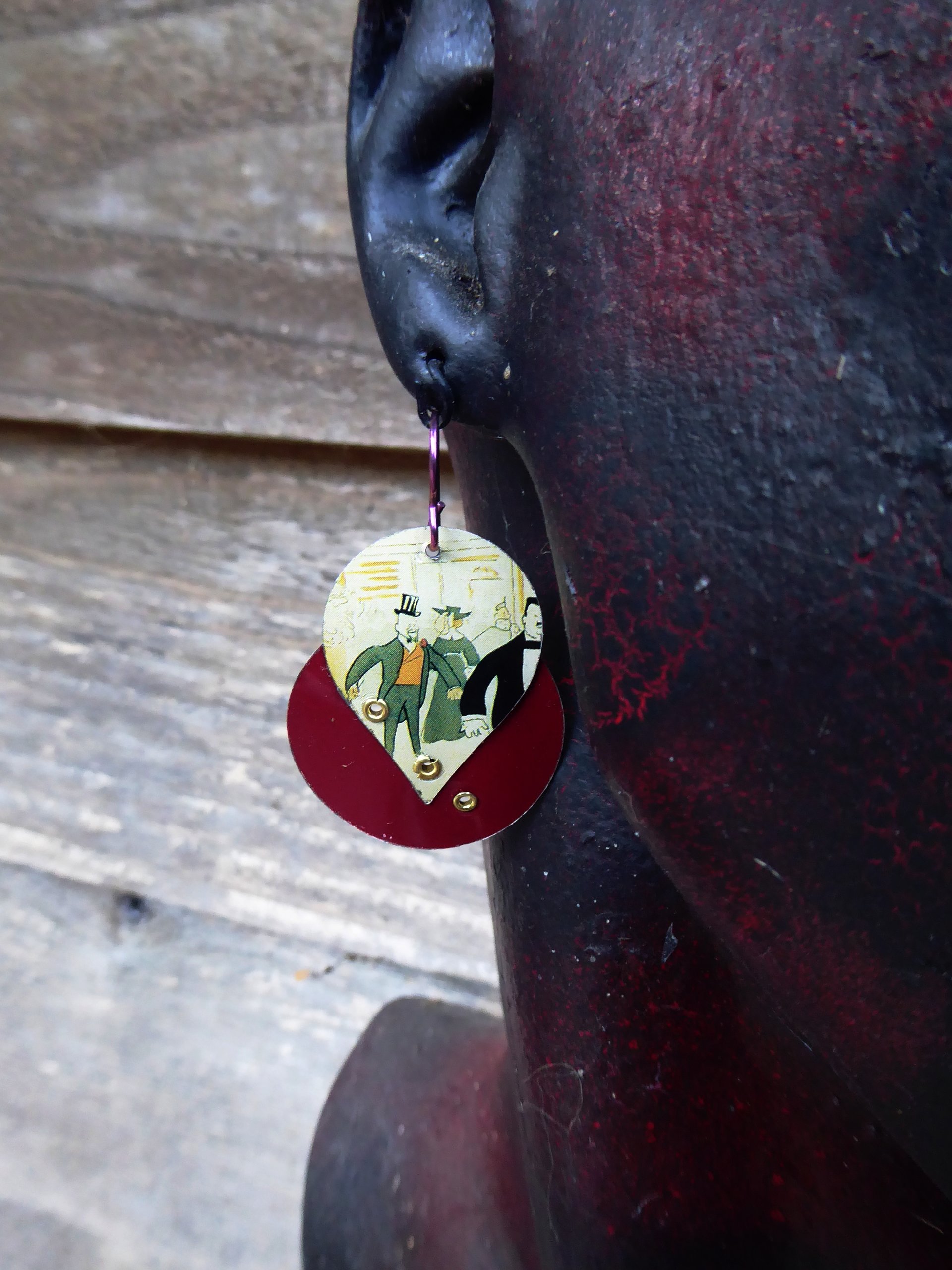 Vintage tin people dangle earring trashy tinsel